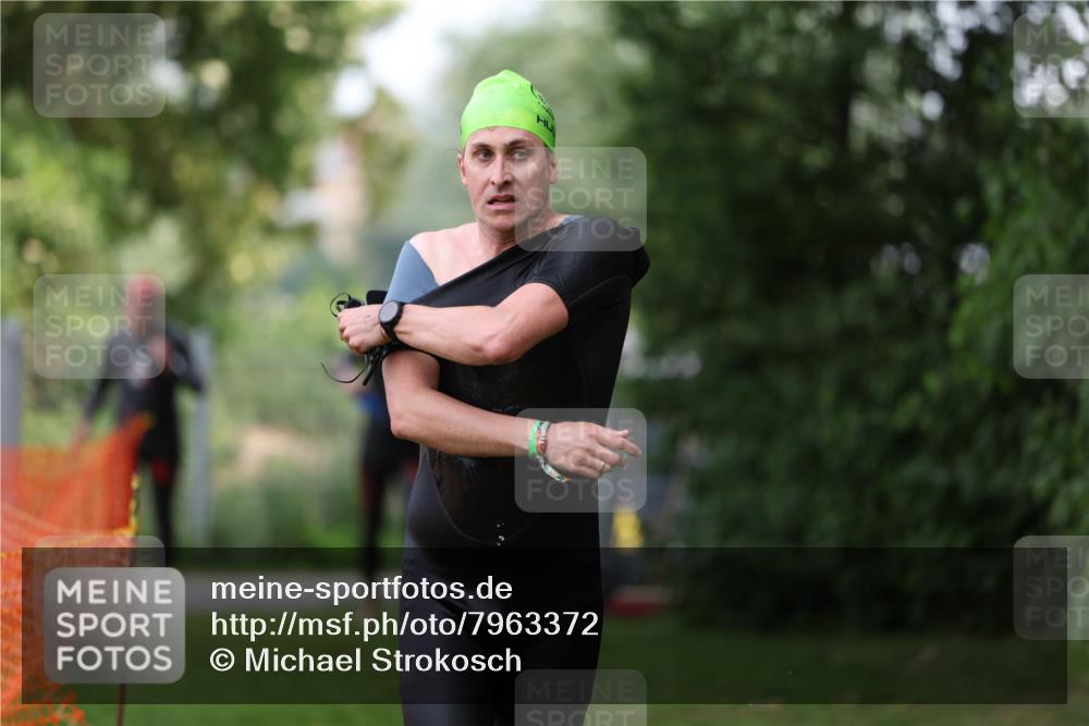 15.06.2025 - 7 Türme Triathlon Michael Strokosch http://msf.ph/oto/7963372 15.06.2025 12:16:01 Schwimmen 411, 446, 500, 503, 511, 537, 567, 575, 583, 669 meine-sportfotos.de