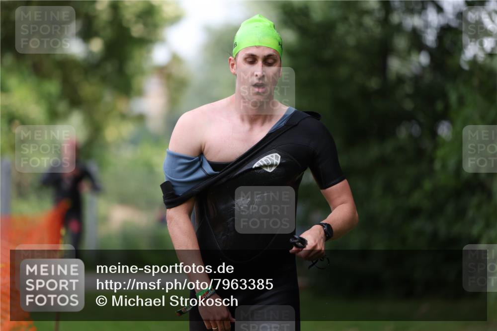 15.06.2025 - 7 Türme Triathlon Michael Strokosch http://msf.ph/oto/7963385 15.06.2025 12:16:02 Schwimmen 411, 446, 500, 503, 511, 537, 567, 575, 583, 669 meine-sportfotos.de