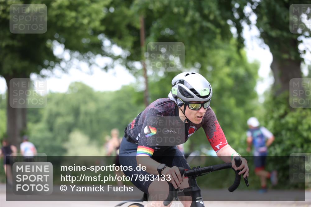 15.06.2025 - 7 Türme Triathlon Yannick Fuchs http://msf.ph/oto/7963433 15.06.2025 13:53:19 Radfahren 748, 800, 819, 1194 meine-sportfotos.de