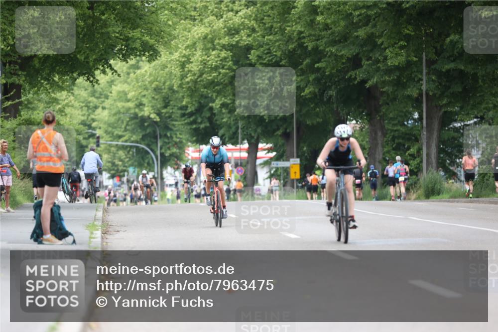 15.06.2025 - 7 Türme Triathlon Yannick Fuchs http://msf.ph/oto/7963475 15.06.2025 13:53:21 Radfahren 748, 819, 1194 meine-sportfotos.de