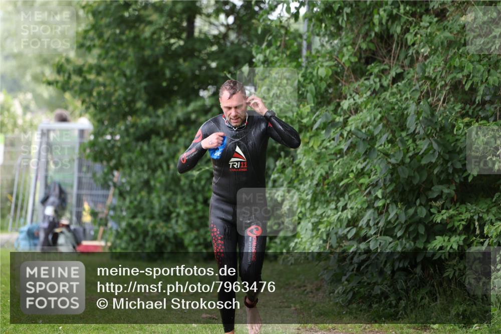 15.06.2025 - 7 Türme Triathlon Michael Strokosch http://msf.ph/oto/7963476 15.06.2025 12:16:08 Schwimmen 378, 397, 411, 503, 511, 567, 648, 669, 677 meine-sportfotos.de