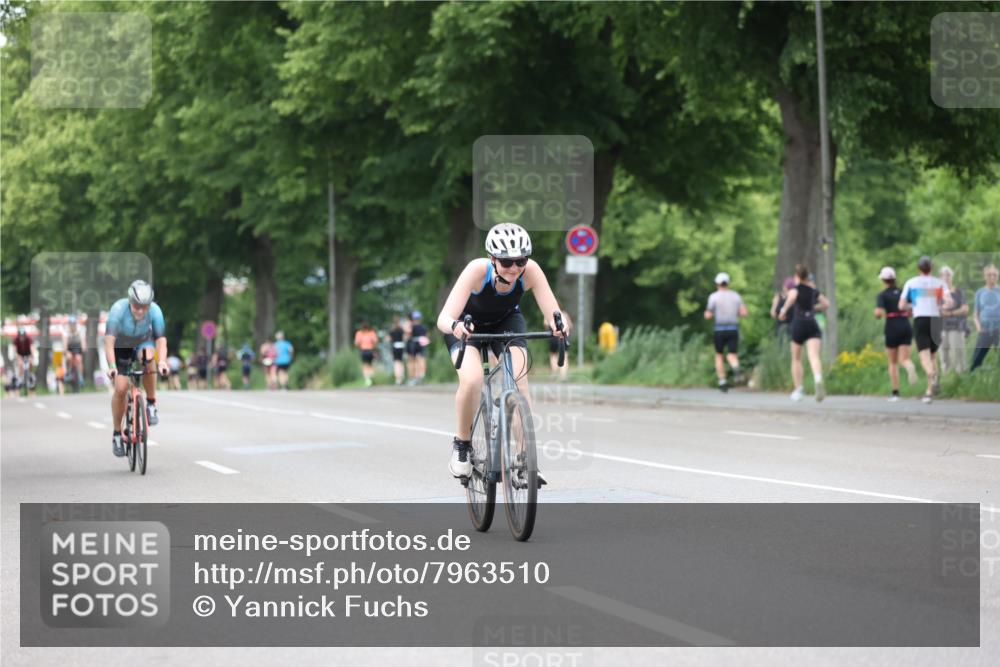 15.06.2025 - 7 Türme Triathlon Yannick Fuchs http://msf.ph/oto/7963510 15.06.2025 13:53:23 Radfahren 748, 819 meine-sportfotos.de