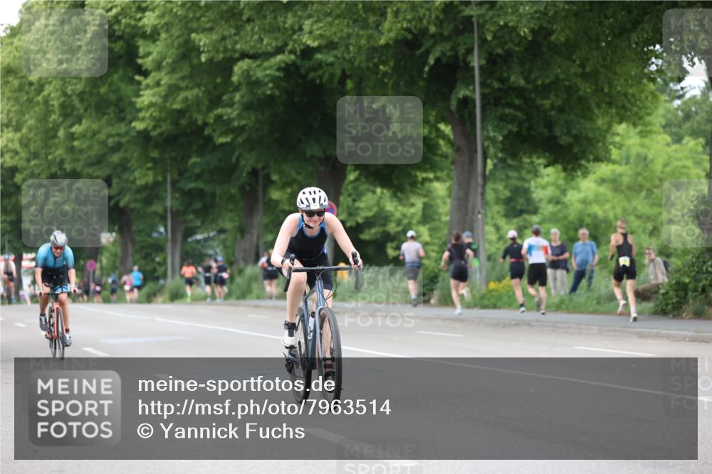 15.06.2025 - 7 Türme Triathlon Yannick Fuchs http://msf.ph/oto/7963514 15.06.2025 13:53:23 Radfahren 748, 819 meine-sportfotos.de