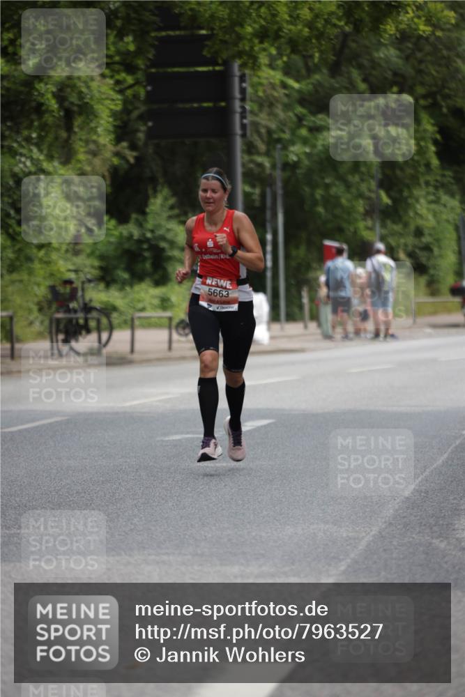 15.06.2025 - REWE Women's Run Jannik Wohlers http://msf.ph/oto/7963527 15.06.2025 09:58:14 Laufen 5663 meine-sportfotos.de