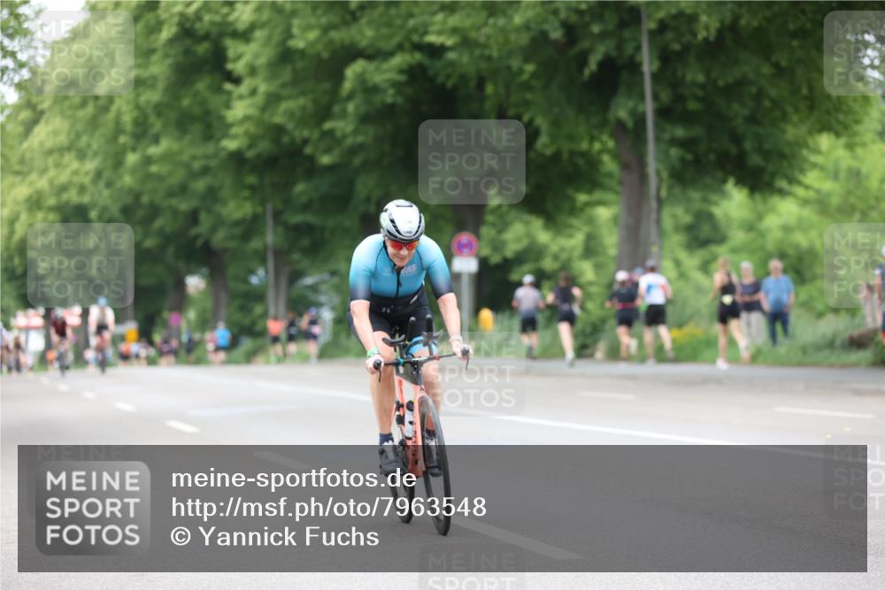 15.06.2025 - 7 Türme Triathlon Yannick Fuchs http://msf.ph/oto/7963548 15.06.2025 13:53:24 Radfahren 748, 819, 863 meine-sportfotos.de