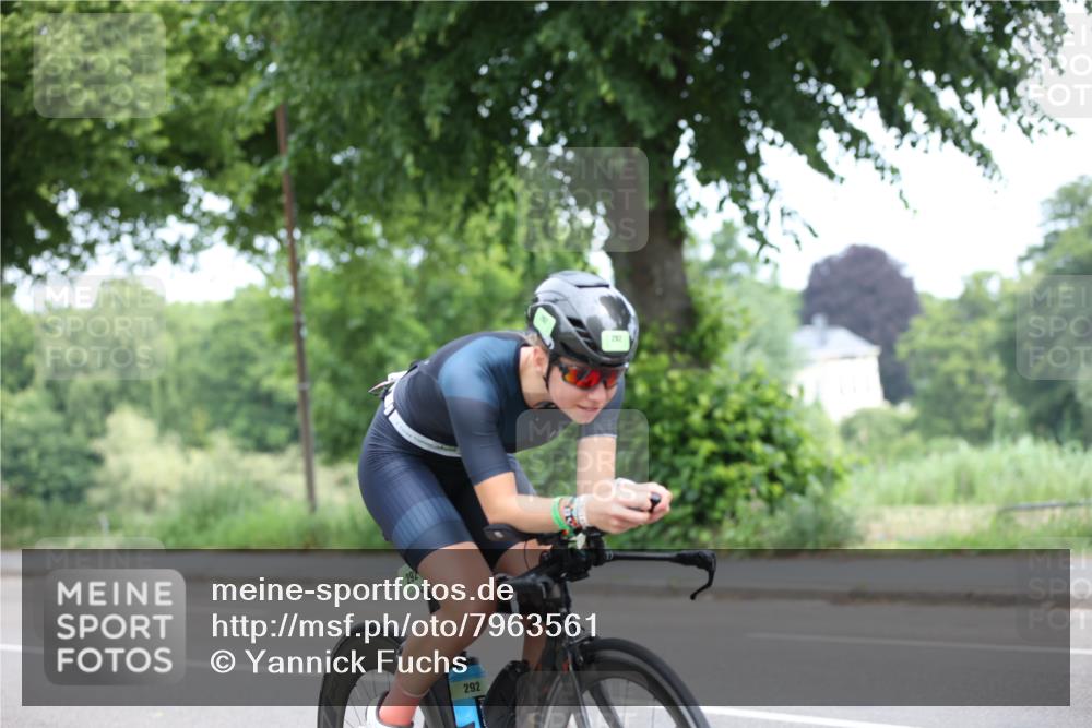15.06.2025 - 7 Türme Triathlon Yannick Fuchs http://msf.ph/oto/7963561 15.06.2025 11:10:21 Radfahren 267, 292 meine-sportfotos.de
