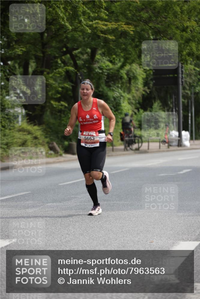 15.06.2025 - REWE Women's Run Jannik Wohlers http://msf.ph/oto/7963563 15.06.2025 09:58:16 Laufen 5663 meine-sportfotos.de