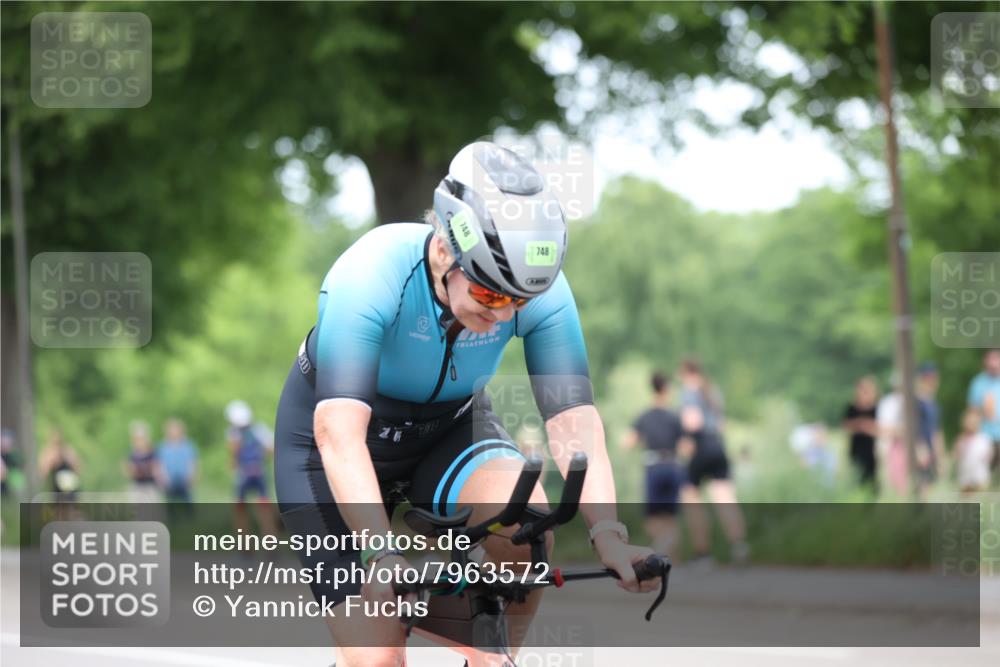 15.06.2025 - 7 Türme Triathlon Yannick Fuchs http://msf.ph/oto/7963572 15.06.2025 13:53:25 Radfahren 748, 819, 863 meine-sportfotos.de