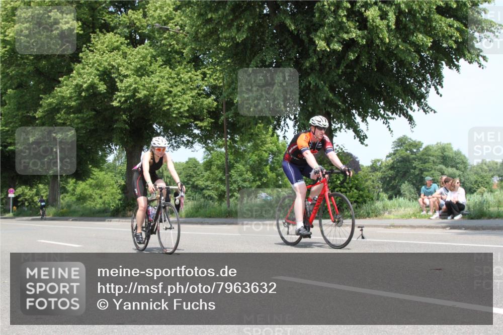 15.06.2025 - 7 Türme Triathlon Yannick Fuchs http://msf.ph/oto/7963632 15.06.2025 12:52:34 Radfahren  meine-sportfotos.de