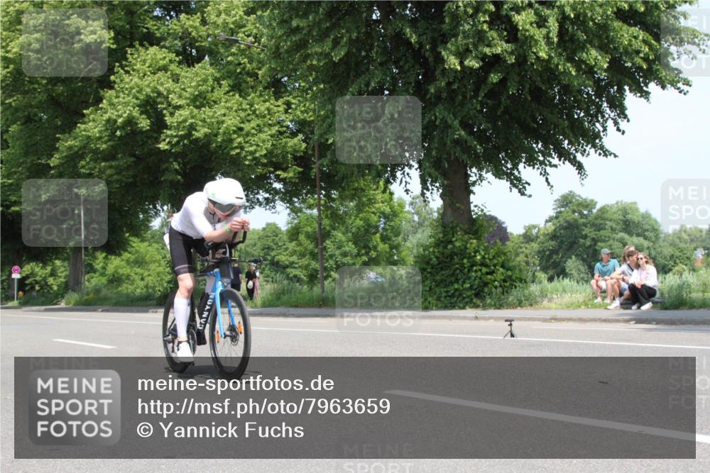 15.06.2025 - 7 Türme Triathlon Yannick Fuchs http://msf.ph/oto/7963659 15.06.2025 12:52:40 Radfahren  meine-sportfotos.de