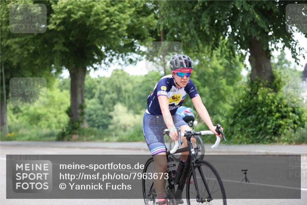 15.06.2025 - 7 Türme Triathlon Yannick Fuchs http://msf.ph/oto/7963673 15.06.2025 11:10:34 Radfahren 248, 285, 302 meine-sportfotos.de