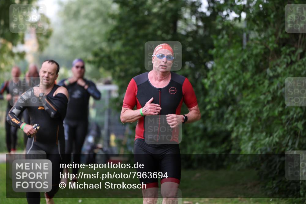 15.06.2025 - 7 Türme Triathlon Michael Strokosch http://msf.ph/oto/7963694 15.06.2025 12:16:20 Schwimmen 378, 397, 411, 414, 511, 567, 616, 648, 657, 669, 677 meine-sportfotos.de