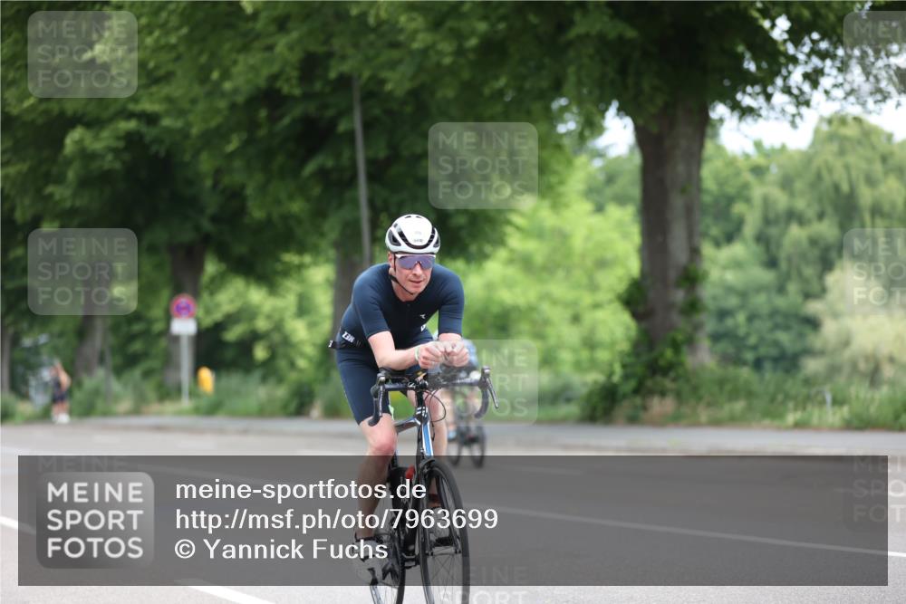 15.06.2025 - 7 Türme Triathlon Yannick Fuchs http://msf.ph/oto/7963699 15.06.2025 11:10:35 Radfahren 248, 285, 302 meine-sportfotos.de