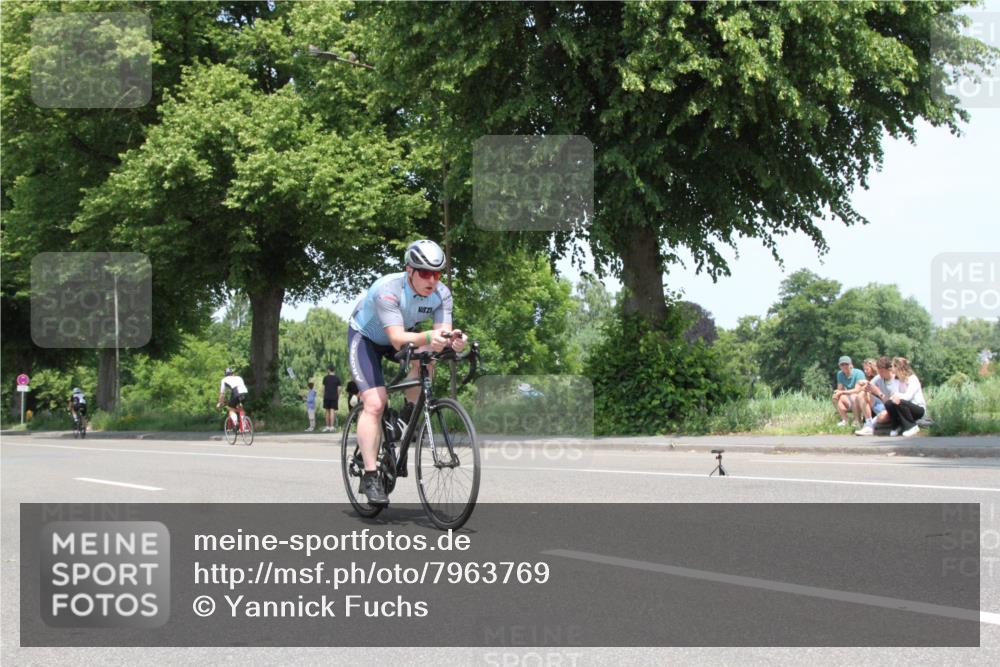 15.06.2025 - 7 Türme Triathlon Yannick Fuchs http://msf.ph/oto/7963769 15.06.2025 12:53:25 Radfahren  meine-sportfotos.de
