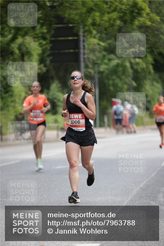 15.06.2025 - REWE Women's Run Jannik Wohlers http://msf.ph/oto/7963788 15.06.2025 09:58:40 Laufen 5066 meine-sportfotos.de