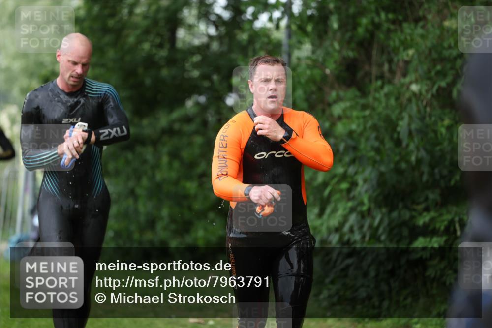 15.06.2025 - 7 Türme Triathlon Michael Strokosch http://msf.ph/oto/7963791 15.06.2025 12:16:27 Schwimmen 373, 378, 397, 414, 435, 511, 560, 616, 629, 648, 657, 669, 677 meine-sportfotos.de