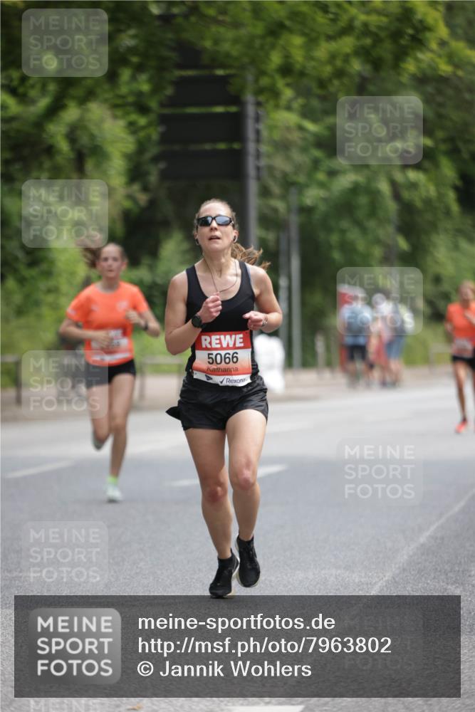15.06.2025 - REWE Women's Run Jannik Wohlers http://msf.ph/oto/7963802 15.06.2025 09:58:40 Laufen 5066 meine-sportfotos.de