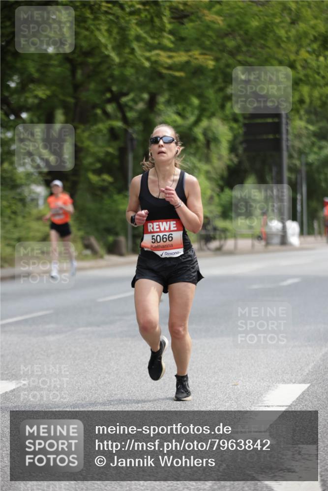 15.06.2025 - REWE Women's Run Jannik Wohlers http://msf.ph/oto/7963842 15.06.2025 09:58:42 Laufen 5066 meine-sportfotos.de