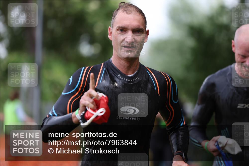 15.06.2025 - 7 Türme Triathlon Michael Strokosch http://msf.ph/oto/7963844 15.06.2025 12:16:29 Schwimmen 373, 378, 397, 400, 414, 435, 511, 560, 616, 629, 632, 648, 657, 669, 677 meine-sportfotos.de