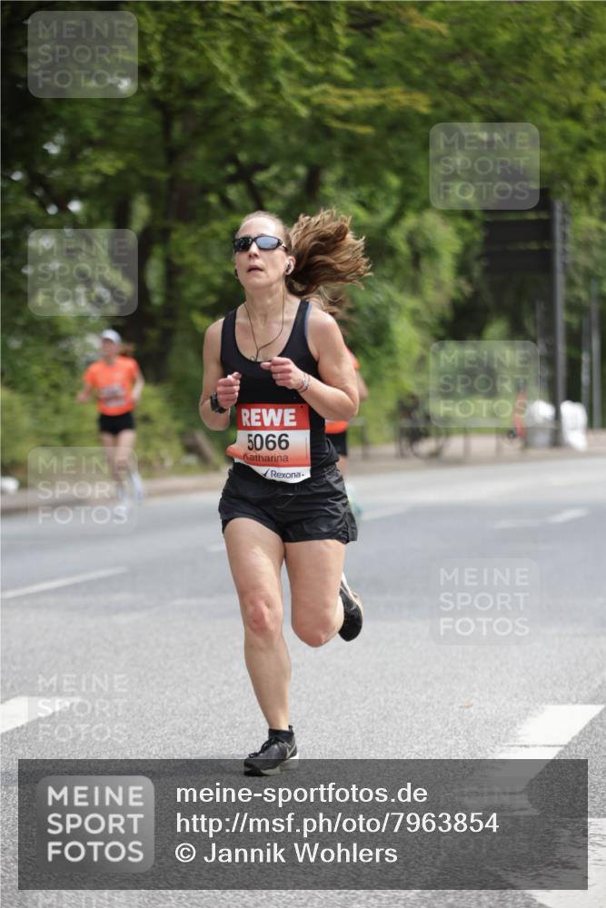 15.06.2025 - REWE Women's Run Jannik Wohlers http://msf.ph/oto/7963854 15.06.2025 09:58:42 Laufen 5066 meine-sportfotos.de