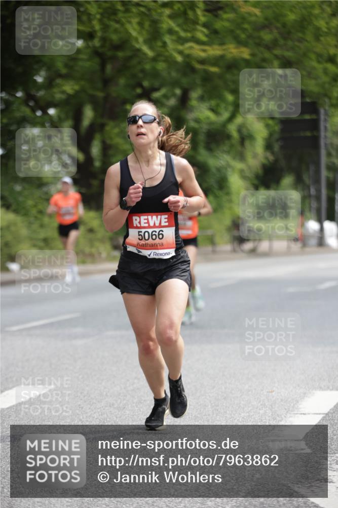 15.06.2025 - REWE Women's Run Jannik Wohlers http://msf.ph/oto/7963862 15.06.2025 09:58:42 Laufen 5066 meine-sportfotos.de