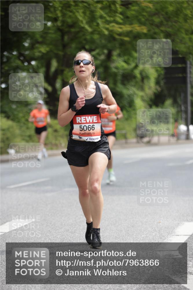 15.06.2025 - REWE Women's Run Jannik Wohlers http://msf.ph/oto/7963866 15.06.2025 09:58:42 Laufen 5066 meine-sportfotos.de