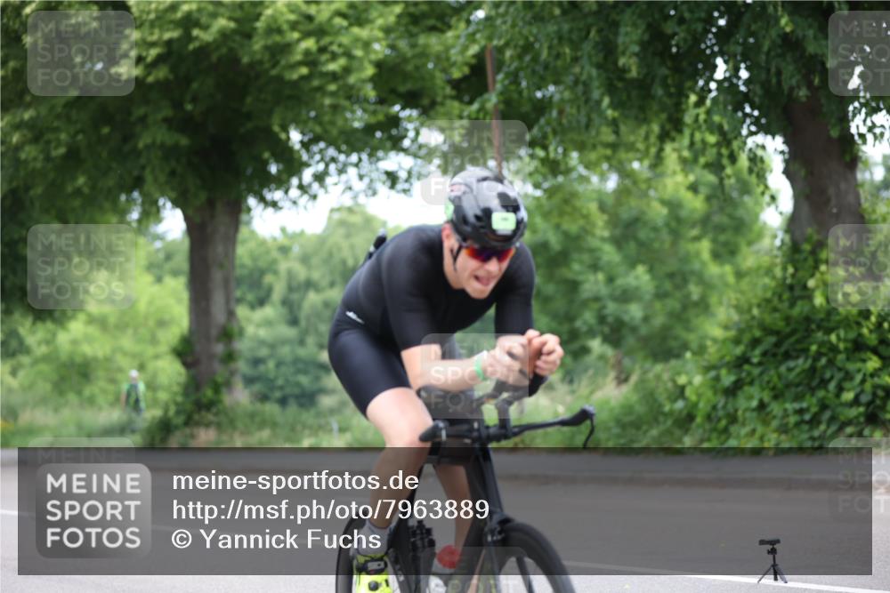 15.06.2025 - 7 Türme Triathlon Yannick Fuchs http://msf.ph/oto/7963889 15.06.2025 11:11:14 Radfahren 200, 278, 329 meine-sportfotos.de