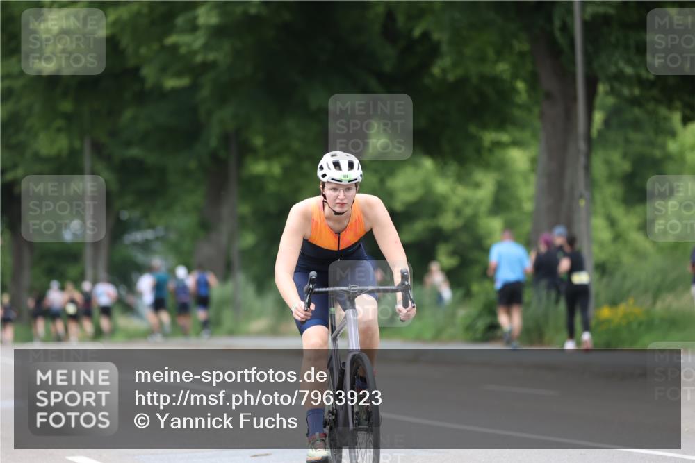 15.06.2025 - 7 Türme Triathlon Yannick Fuchs http://msf.ph/oto/7963923 15.06.2025 13:53:42 Radfahren 1125 meine-sportfotos.de