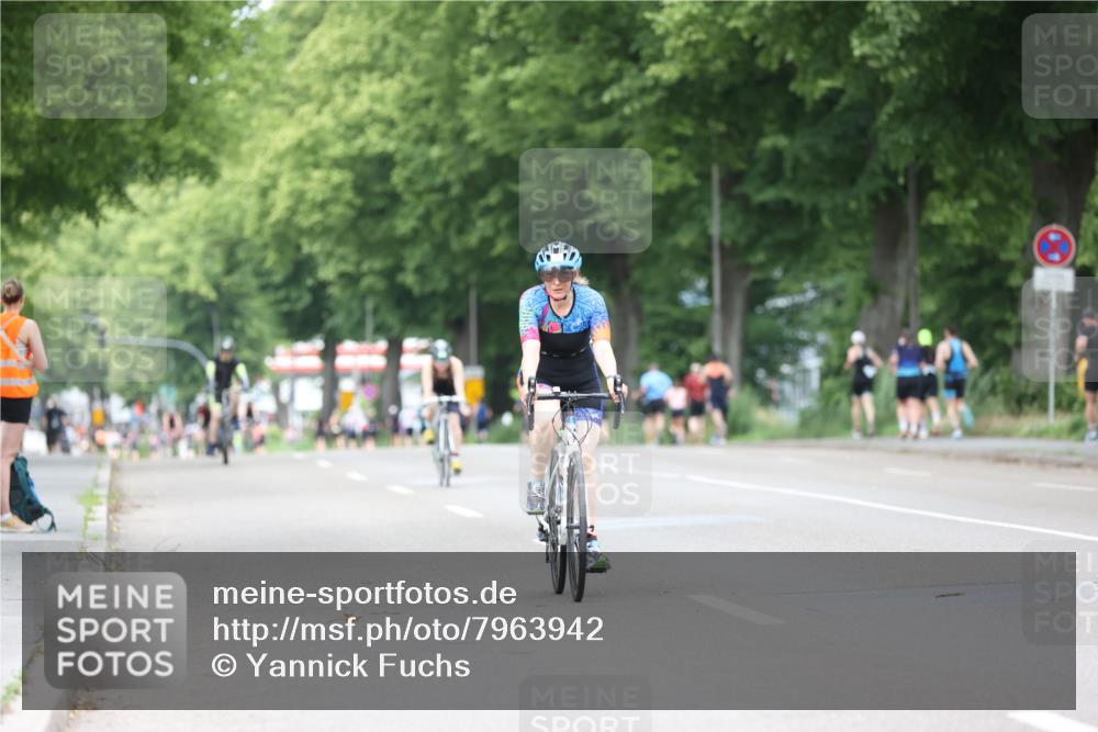 15.06.2025 - 7 Türme Triathlon Yannick Fuchs http://msf.ph/oto/7963942 15.06.2025 13:54:07 Radfahren 829, 1192 meine-sportfotos.de