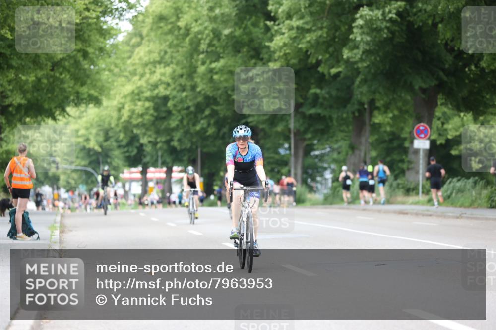 15.06.2025 - 7 Türme Triathlon Yannick Fuchs http://msf.ph/oto/7963953 15.06.2025 13:54:07 Radfahren 829, 1192 meine-sportfotos.de