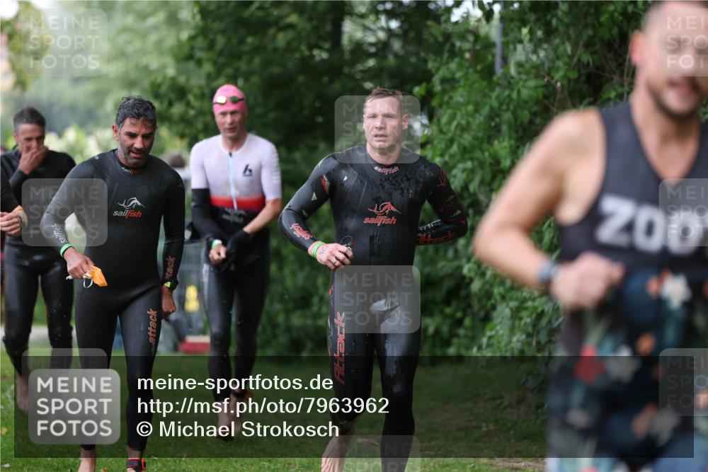 15.06.2025 - 7 Türme Triathlon Michael Strokosch http://msf.ph/oto/7963962 15.06.2025 12:16:41 Schwimmen 373, 387, 400, 414, 423, 435, 485, 560, 616, 629, 632 meine-sportfotos.de