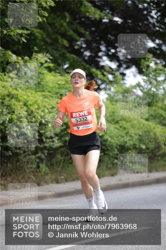 15.06.2025 - REWE Women's Run Jannik Wohlers http://msf.ph/oto/7963968 15.06.2025 09:58:46 Laufen 5332 meine-sportfotos.de