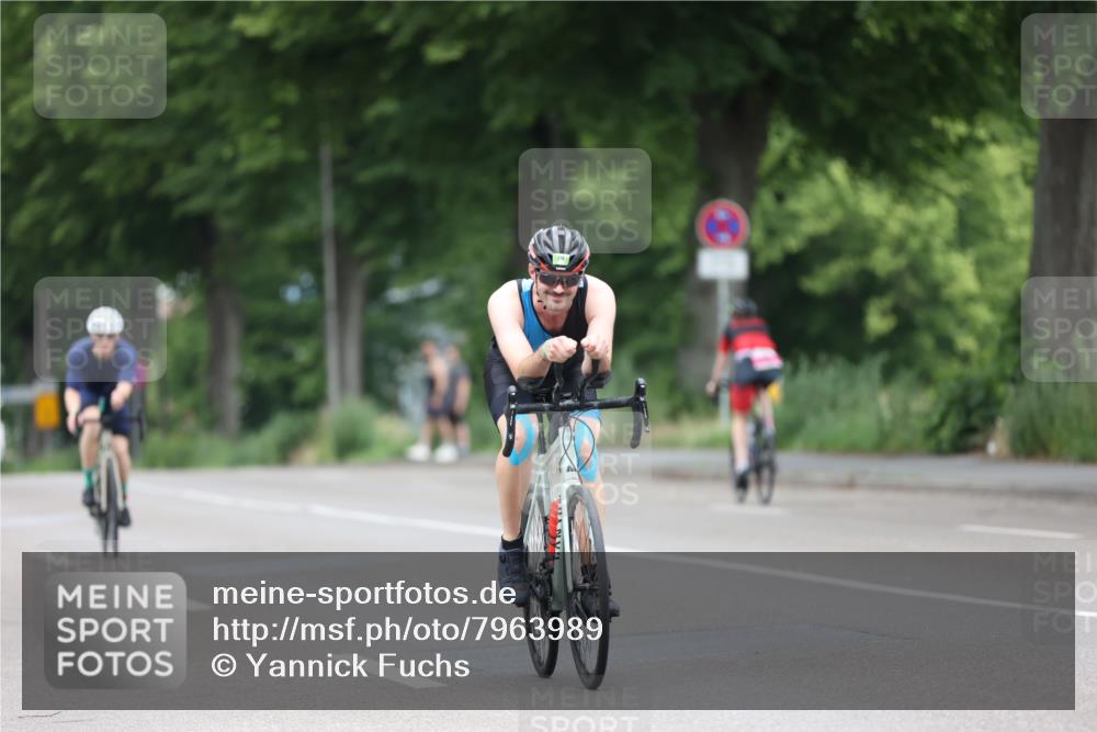15.06.2025 - 7 Türme Triathlon Yannick Fuchs http://msf.ph/oto/7963989 15.06.2025 11:11:19 Radfahren 204, 246, 278, 323, 329 meine-sportfotos.de