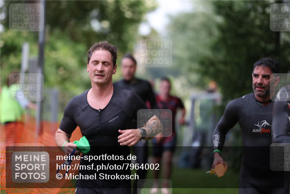 15.06.2025 - 7 Türme Triathlon Michael Strokosch http://msf.ph/oto/7964002 15.06.2025 12:16:44 Schwimmen 373, 387, 400, 423, 435, 451, 485, 560, 616, 629, 632 meine-sportfotos.de