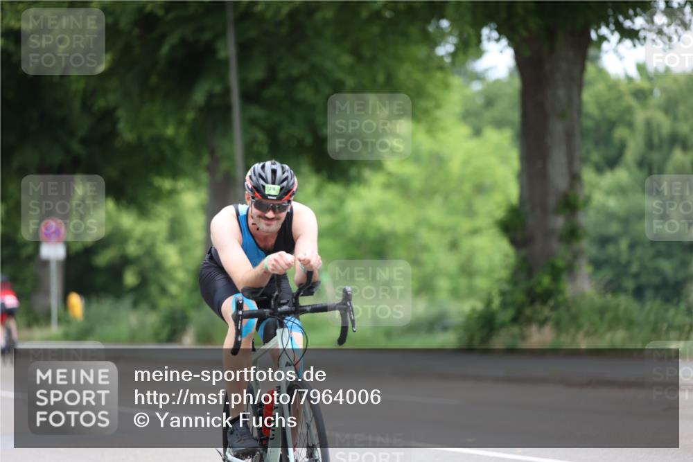 15.06.2025 - 7 Türme Triathlon Yannick Fuchs http://msf.ph/oto/7964006 15.06.2025 11:11:20 Radfahren 204, 246, 263, 278, 323, 329 meine-sportfotos.de