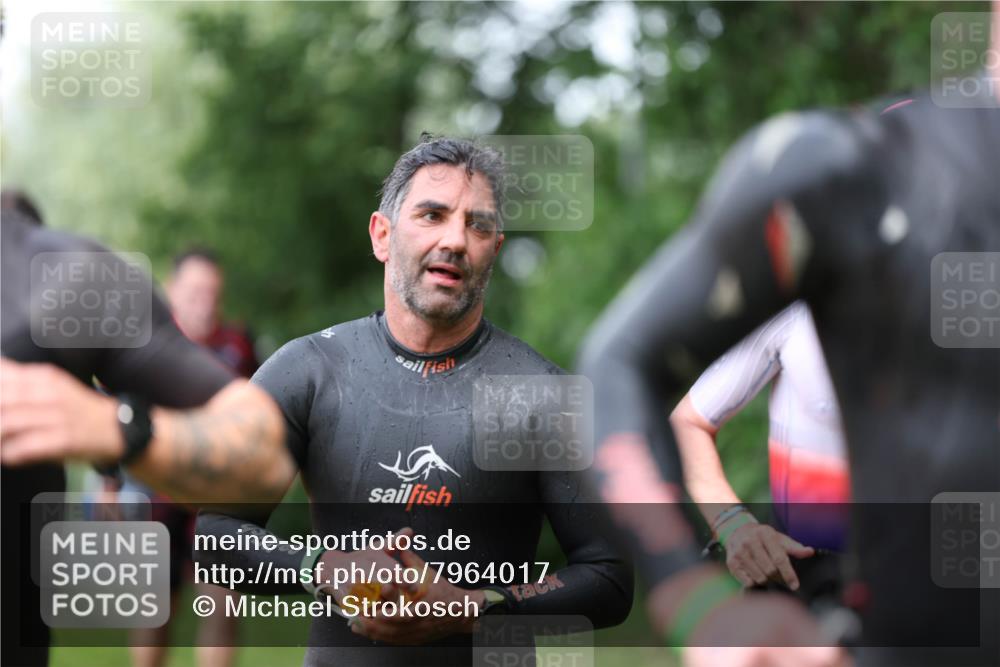 15.06.2025 - 7 Türme Triathlon Michael Strokosch http://msf.ph/oto/7964017 15.06.2025 12:16:45 Schwimmen 373, 387, 400, 423, 435, 451, 485, 560, 622, 629, 632 meine-sportfotos.de