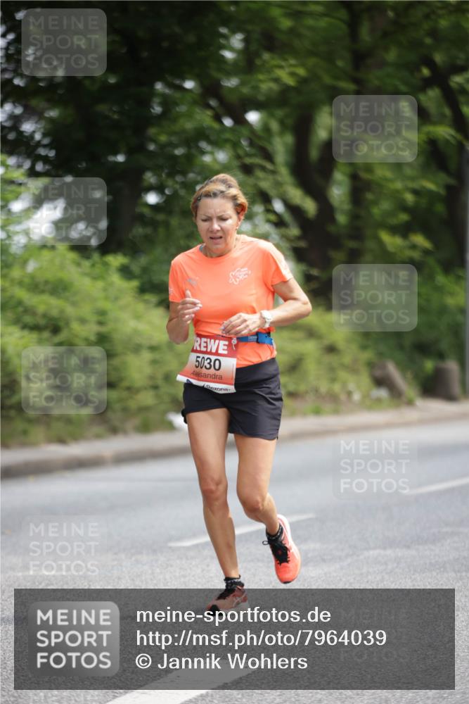 15.06.2025 - REWE Women's Run Jannik Wohlers http://msf.ph/oto/7964039 15.06.2025 09:58:49 Laufen 5030 meine-sportfotos.de