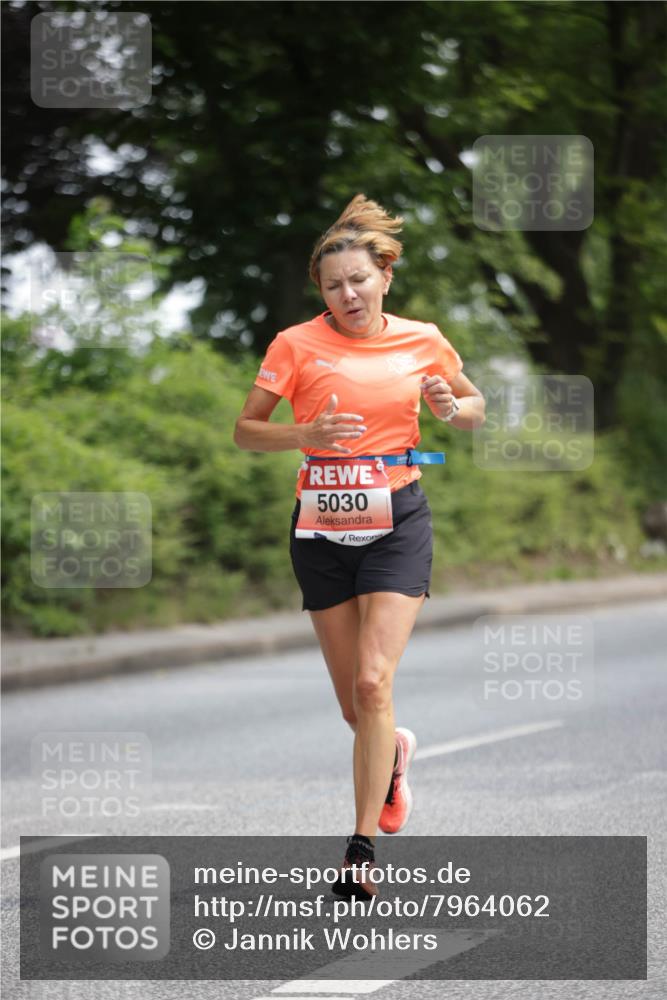 15.06.2025 - REWE Women's Run Jannik Wohlers http://msf.ph/oto/7964062 15.06.2025 09:58:49 Laufen 5030 meine-sportfotos.de