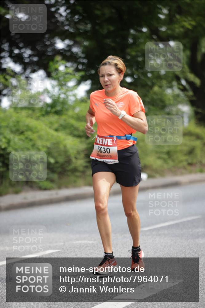 15.06.2025 - REWE Women's Run Jannik Wohlers http://msf.ph/oto/7964071 15.06.2025 09:58:49 Laufen 5030 meine-sportfotos.de