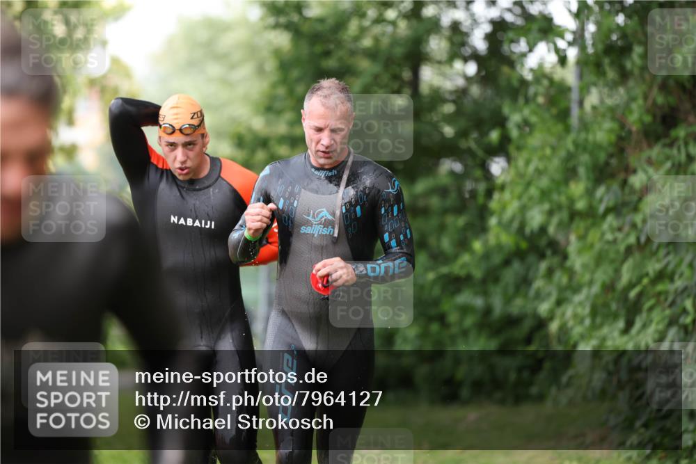 15.06.2025 - 7 Türme Triathlon Michael Strokosch http://msf.ph/oto/7964127 15.06.2025 12:16:50 Schwimmen 373, 387, 389, 400, 423, 435, 451, 485, 560, 609, 622, 629, 632 meine-sportfotos.de