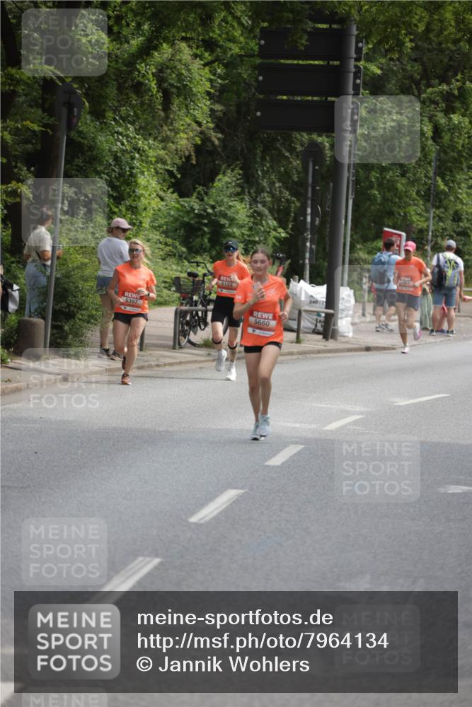 15.06.2025 - REWE Women's Run Jannik Wohlers http://msf.ph/oto/7964134 15.06.2025 09:59:10 Laufen 5660 meine-sportfotos.de