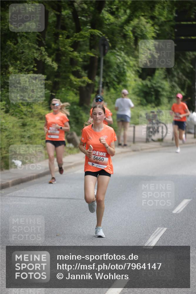 15.06.2025 - REWE Women's Run Jannik Wohlers http://msf.ph/oto/7964147 15.06.2025 09:59:13 Laufen 5397, 5660 meine-sportfotos.de