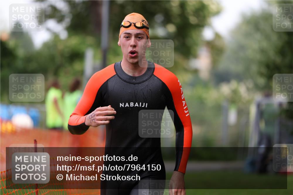 15.06.2025 - 7 Türme Triathlon Michael Strokosch http://msf.ph/oto/7964150 15.06.2025 12:16:52 Schwimmen 373, 387, 389, 400, 423, 435, 451, 485, 530, 560, 609, 622, 629, 632 meine-sportfotos.de