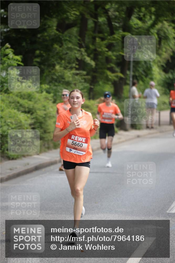 15.06.2025 - REWE Women's Run Jannik Wohlers http://msf.ph/oto/7964186 15.06.2025 09:59:15 Laufen 5660 meine-sportfotos.de