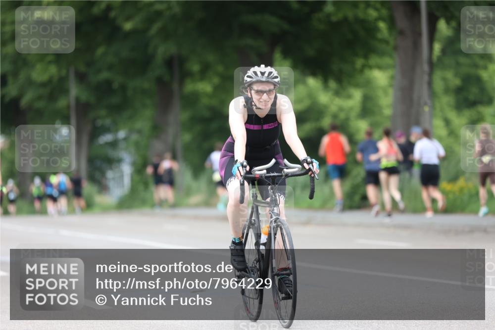 15.06.2025 - 7 Türme Triathlon Yannick Fuchs http://msf.ph/oto/7964229 15.06.2025 13:54:19 Radfahren 533, 1015, 1173 meine-sportfotos.de