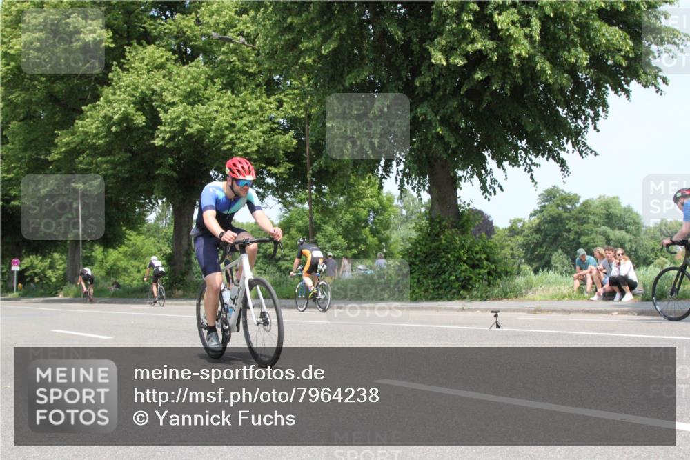 15.06.2025 - 7 Türme Triathlon Yannick Fuchs http://msf.ph/oto/7964238 15.06.2025 12:56:02 Radfahren  meine-sportfotos.de