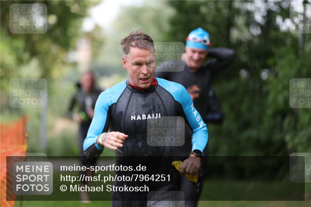 15.06.2025 - 7 Türme Triathlon Michael Strokosch http://msf.ph/oto/7964251 15.06.2025 12:17:02 Schwimmen 389, 423, 451, 485, 530, 609, 622, 679 meine-sportfotos.de