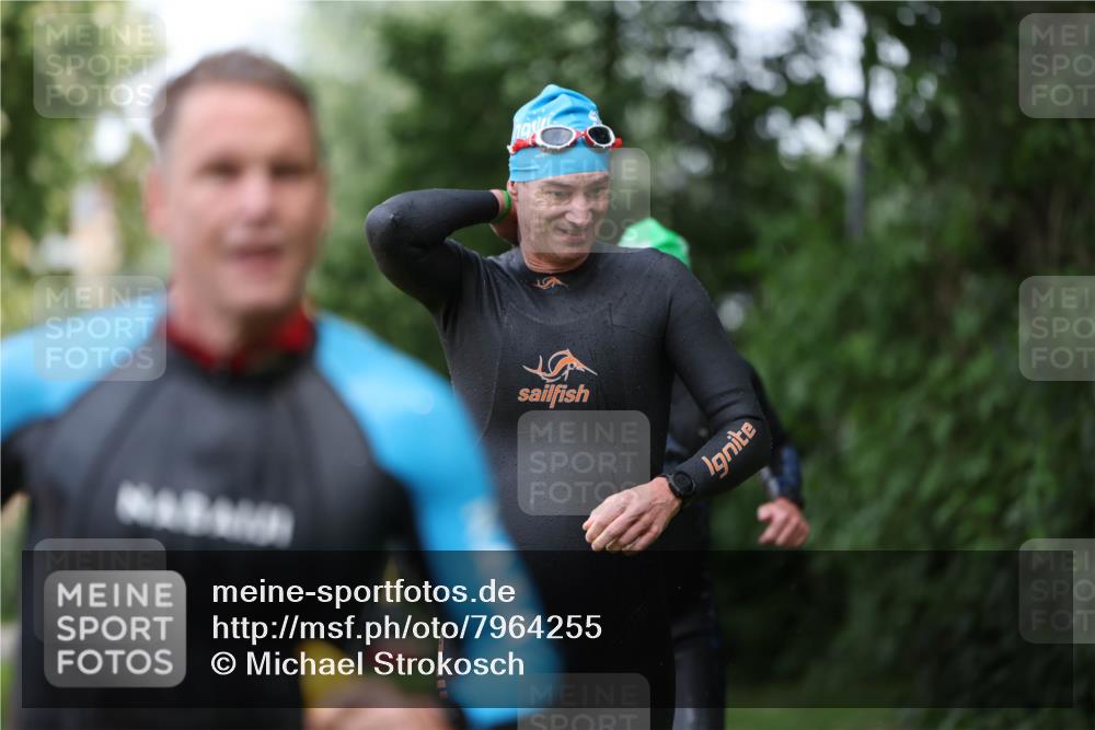15.06.2025 - 7 Türme Triathlon Michael Strokosch http://msf.ph/oto/7964255 15.06.2025 12:17:03 Schwimmen 389, 423, 451, 530, 609, 622, 679 meine-sportfotos.de