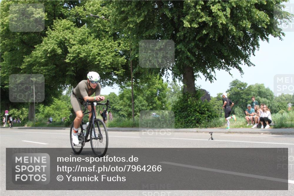 15.06.2025 - 7 Türme Triathlon Yannick Fuchs http://msf.ph/oto/7964266 15.06.2025 12:56:32 Radfahren  meine-sportfotos.de