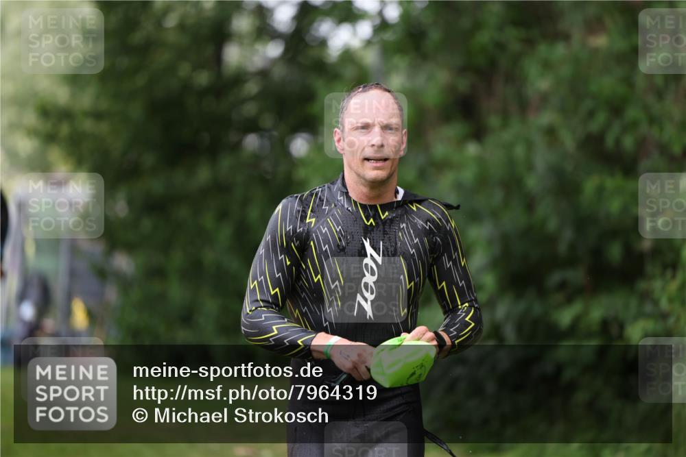 15.06.2025 - 7 Türme Triathlon Michael Strokosch http://msf.ph/oto/7964319 15.06.2025 12:17:06 Schwimmen 389, 451, 530, 609, 622, 679 meine-sportfotos.de